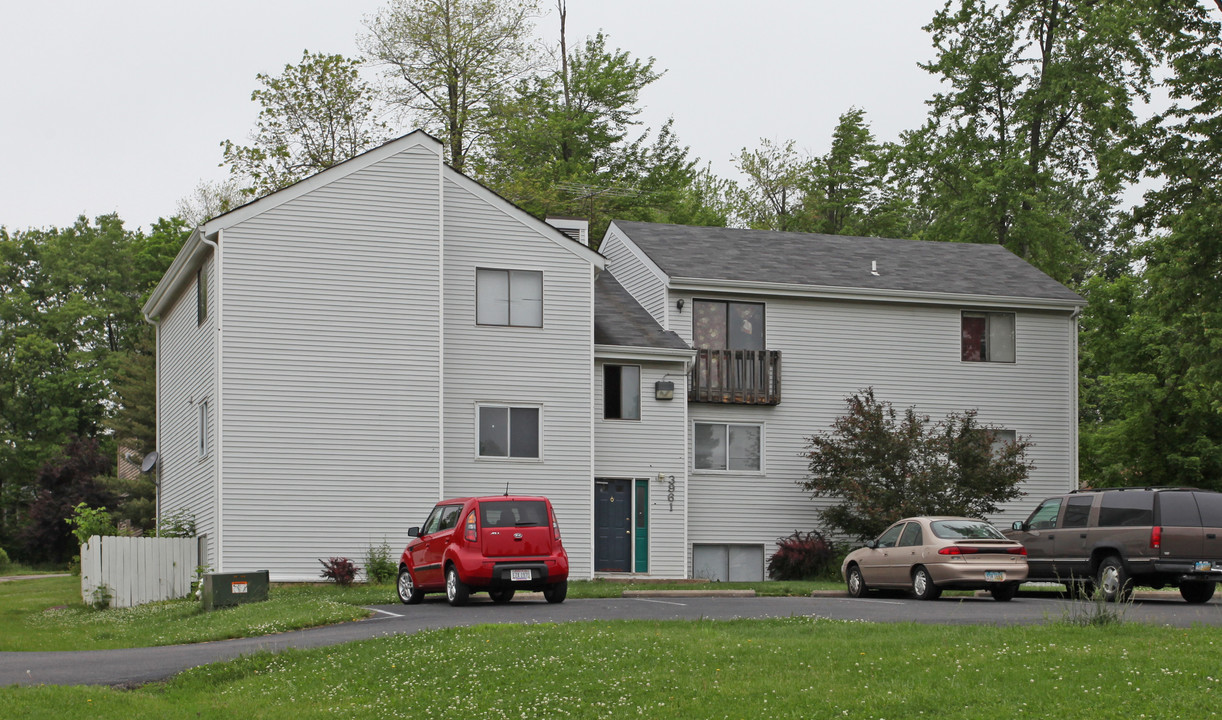 3961 Piccadilly Cir in Cincinnati, OH - Foto de edificio