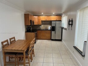 4031 E 10th Ave in Hialeah, FL - Building Photo - Building Photo