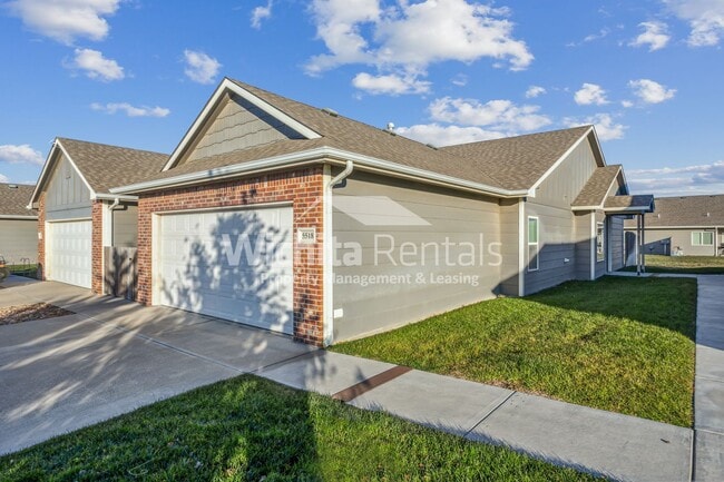 property at 5518 N Edwards Cir