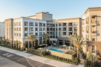 Link OC in Anaheim, CA - Foto de edificio - Building Photo