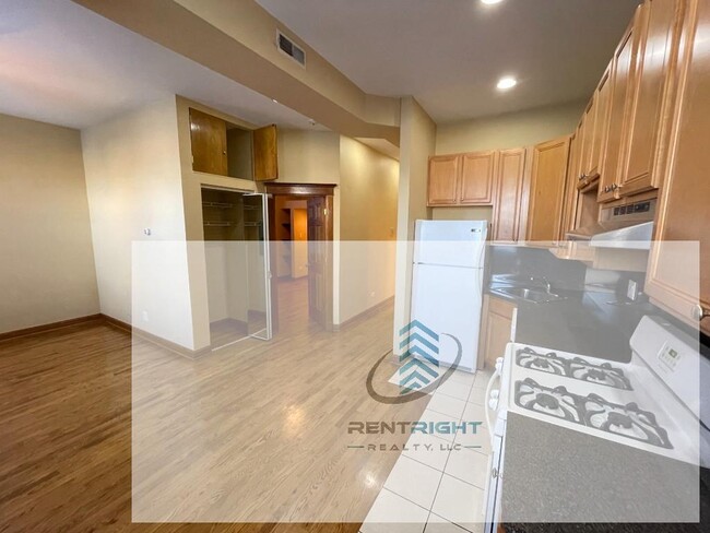 property at 1357 N Ashland Ave