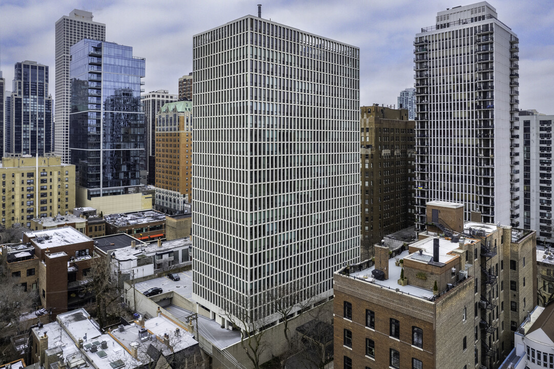 One East Scott in Chicago, IL - Foto de edificio