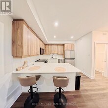 4787J Bank St in Ottawa, ON - Building Photo - Building Photo