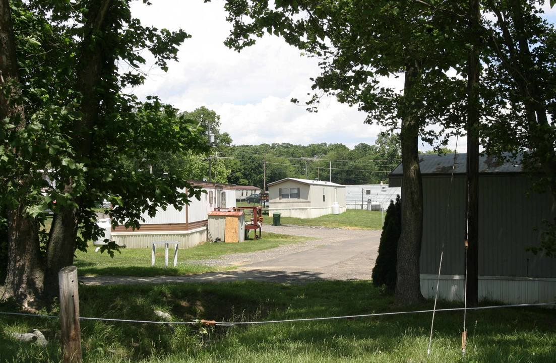 Woodbridge Mobile Home Park in Woodbridge, VA - Foto de edificio