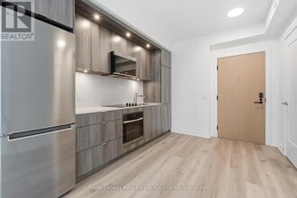 60 Central Park Roadway in Toronto, ON - Building Photo - Building Photo