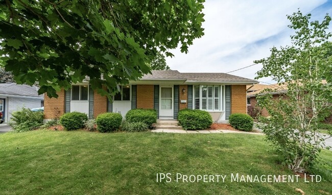 property at 27 Thorncliffe Dr