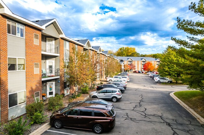 Palomino East in Apple Valley, MN - Foto de edificio - Building Photo