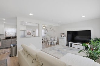 1506 W Palm Dr in Mount Prospect, IL - Building Photo - Building Photo