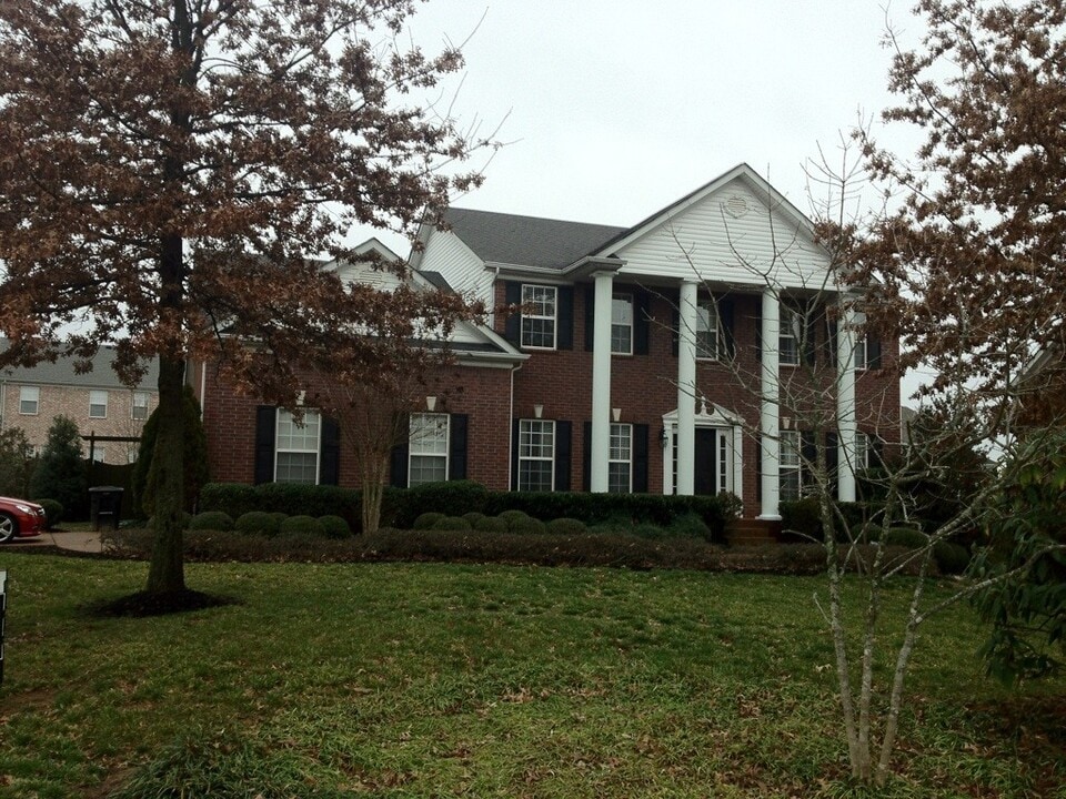 1504 Towne Park Ln in Franklin, TN - Building Photo