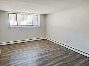 Cleveland Terrace Apartments in St. Paul, MN - Building Photo - Interior Photo
