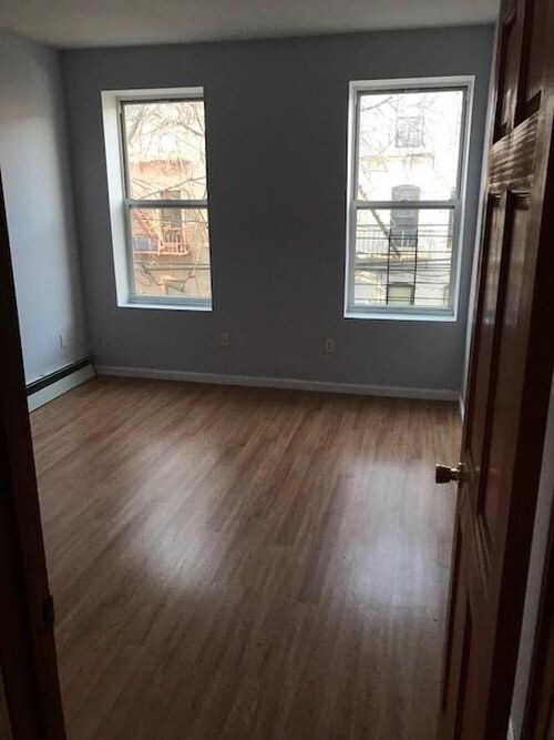 323 Eldert St-Unit -2a in Brooklyn, NY - Foto de edificio