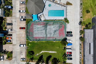 Rock Pointe in Cocoa Beach, FL - Building Photo - Building Photo