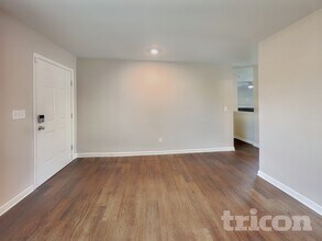 205 Brenett Francis Ct in Charlotte, NC - Building Photo - Building Photo