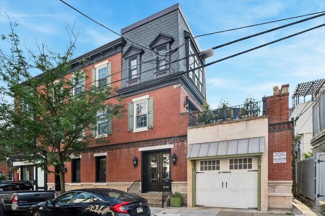 property at 814 S 21st St