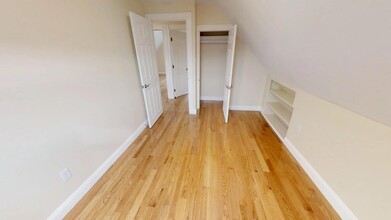 25 MacArthur St, Unit 2 in Somerville, MA - Building Photo - Building Photo