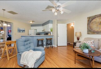 1350 McMaster Dr in Myrtle Beach, SC - Foto de edificio - Building Photo