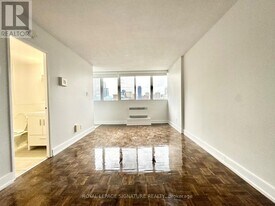 33 Isabella St in Toronto, ON - Building Photo