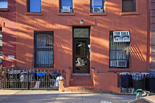 696 Sackett St in Brooklyn, NY - Building Photo - Building Photo