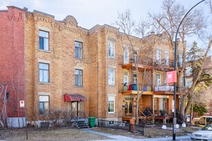 4954 De La Côte-Des-Neiges Ch in Montréal, QC - Building Photo