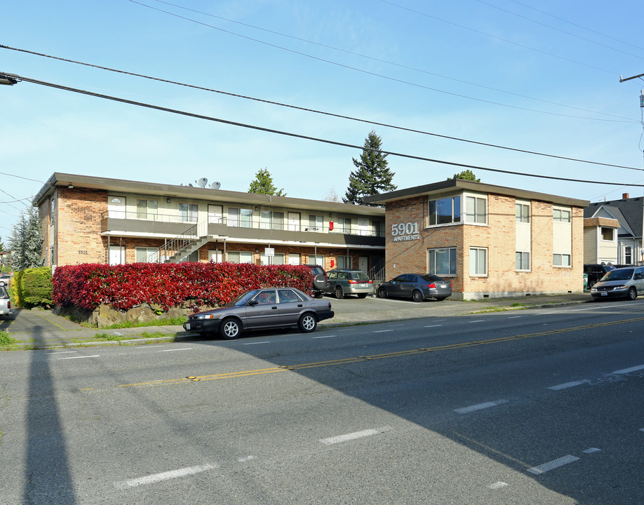 5901 Apartments in Seattle, WA - Building Photo