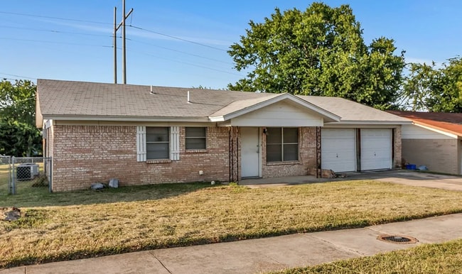 property at 1004 Sherry Ln