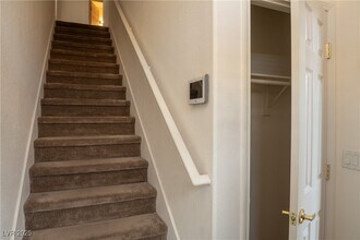 3805 Ormond Beach St in Las Vegas, NV - Foto de edificio - Building Photo