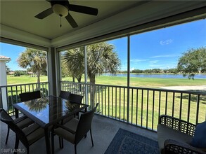 1965 Crestview Way in Naples, FL - Foto de edificio - Building Photo