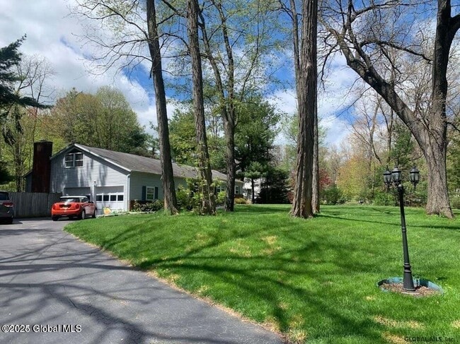 property at 10 Huckleberry Ln