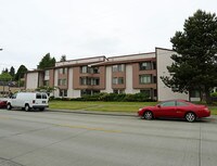 Pleasant Valley Plaza in Seattle, WA - Building Photo - Building Photo