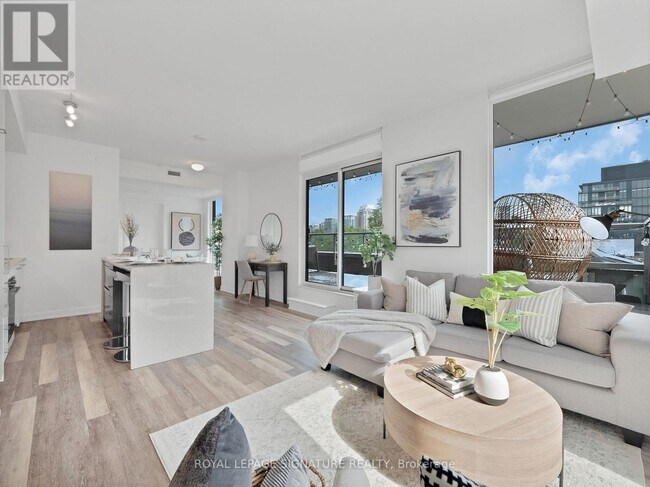 property at 106-106 Dovercourt Rd