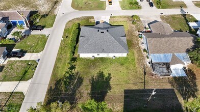 4022 SW 7th Pl in Cape Coral, FL - Building Photo - Building Photo