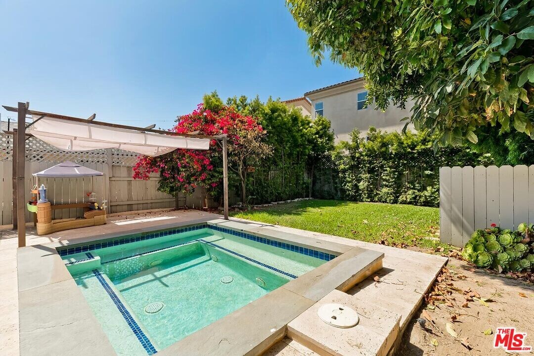 3804 Lenawee Ave in Culver City, CA - Building Photo