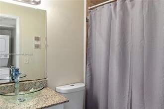 880 NE 207th Terrace, Unit 20210 in Miami, FL - Building Photo - Building Photo