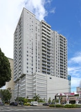 Holomua in Honolulu, HI - Building Photo - Building Photo