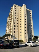900 NE 18th Ave in Fort Lauderdale, FL - Building Photo