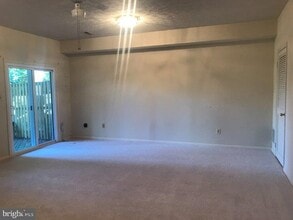 5142 Woodford Dr in Centreville, VA - Building Photo - Building Photo