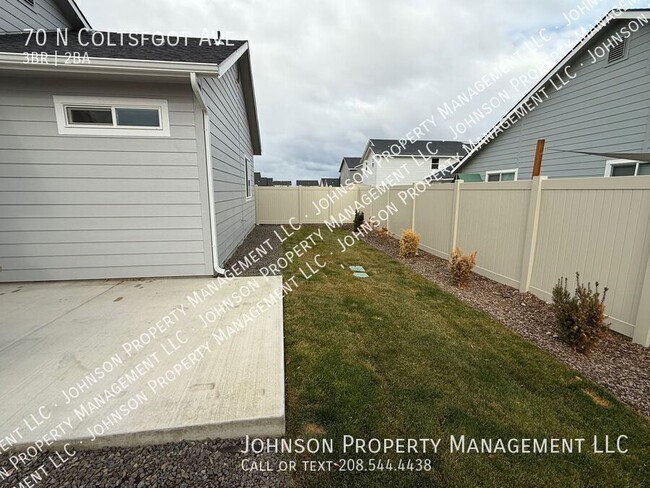 70 N Coltsfoot Ave in Kuna, ID - Foto de edificio - Building Photo