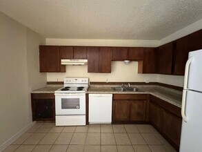 2010 Cedarhill Dr in Killeen, TX - Building Photo - Building Photo