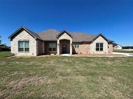 1025 Katie Ct in Azle, TX - Building Photo