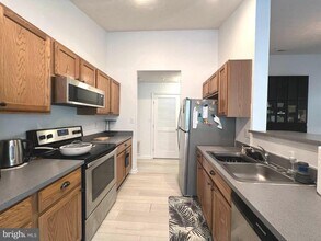 2400 Autumn Harvest Ct in Odenton, MD - Foto de edificio - Building Photo