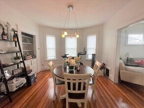 137 Dudley St, Unit 2 in Cambridge, MA - Foto de edificio - Building Photo