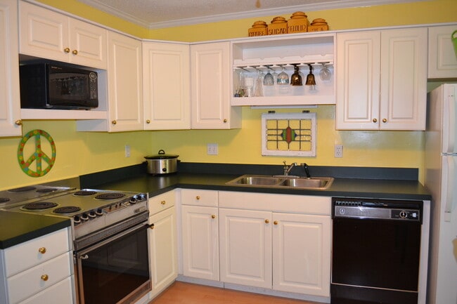 200 E Cloverhurst Ave in Athens, GA - Building Photo - Building Photo