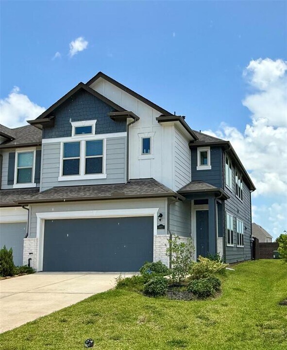 5621 Hyde Park Dr in Pasadena, TX - Building Photo