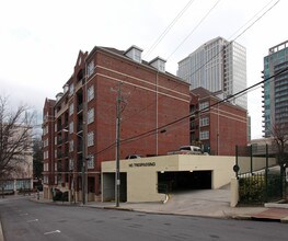 Cotting Court Condominiums in Atlanta, GA - Building Photo - Building Photo