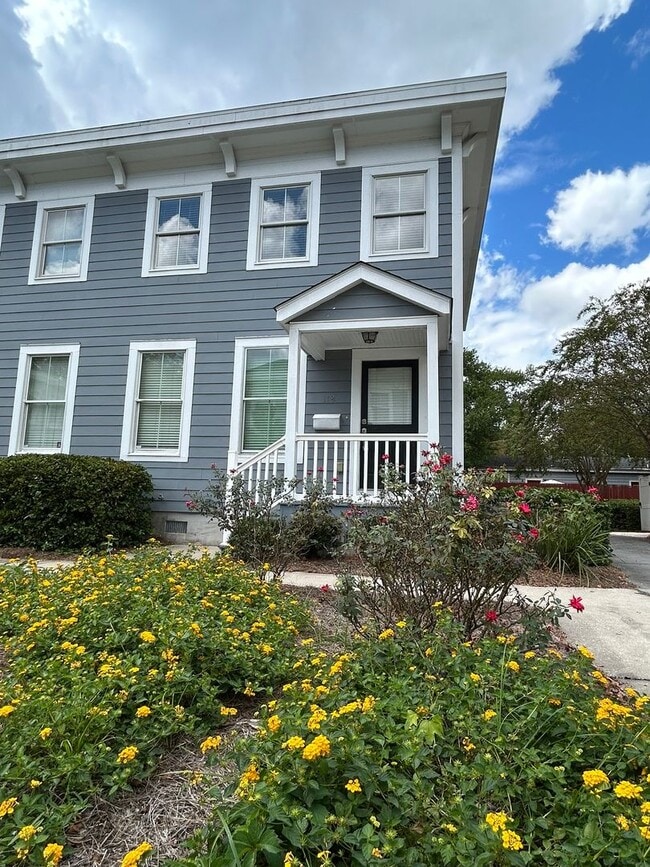 property at 112 W 31st Ln