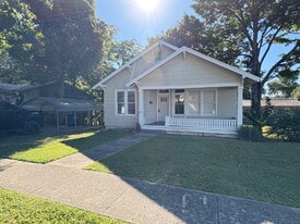 203 Summer St in Martin, TN - Building Photo