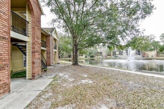 8653 Fancy Finch Dr-Unit -UNIT 204 in Tampa, FL - Foto de edificio - Building Photo