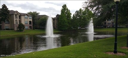 7800 Point Meadows Dr in Jacksonville, FL - Building Photo - Building Photo