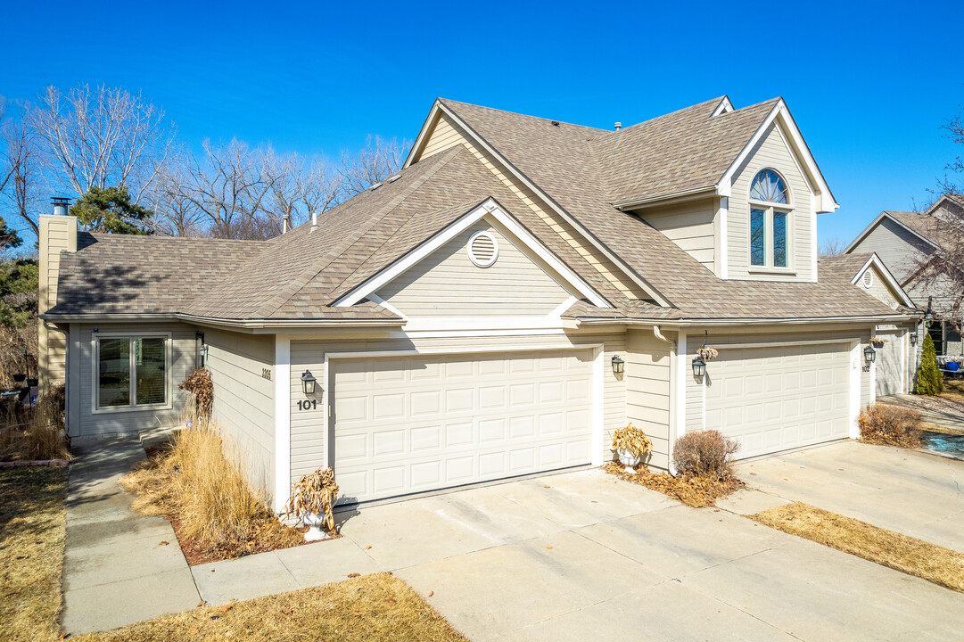 Jordan Glen Townhomes in West Des Moines, IA - Foto de edificio