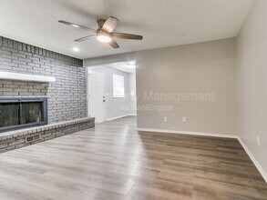 606 Elmwood Dr in Edmond, OK - Building Photo - Building Photo